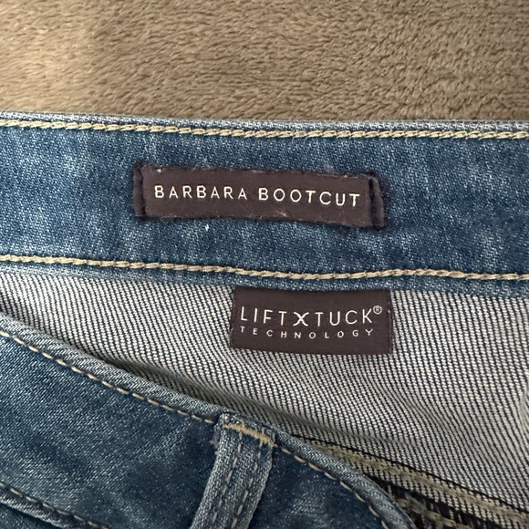 Classic Blue Women's Jeans - Picture 4 of 5